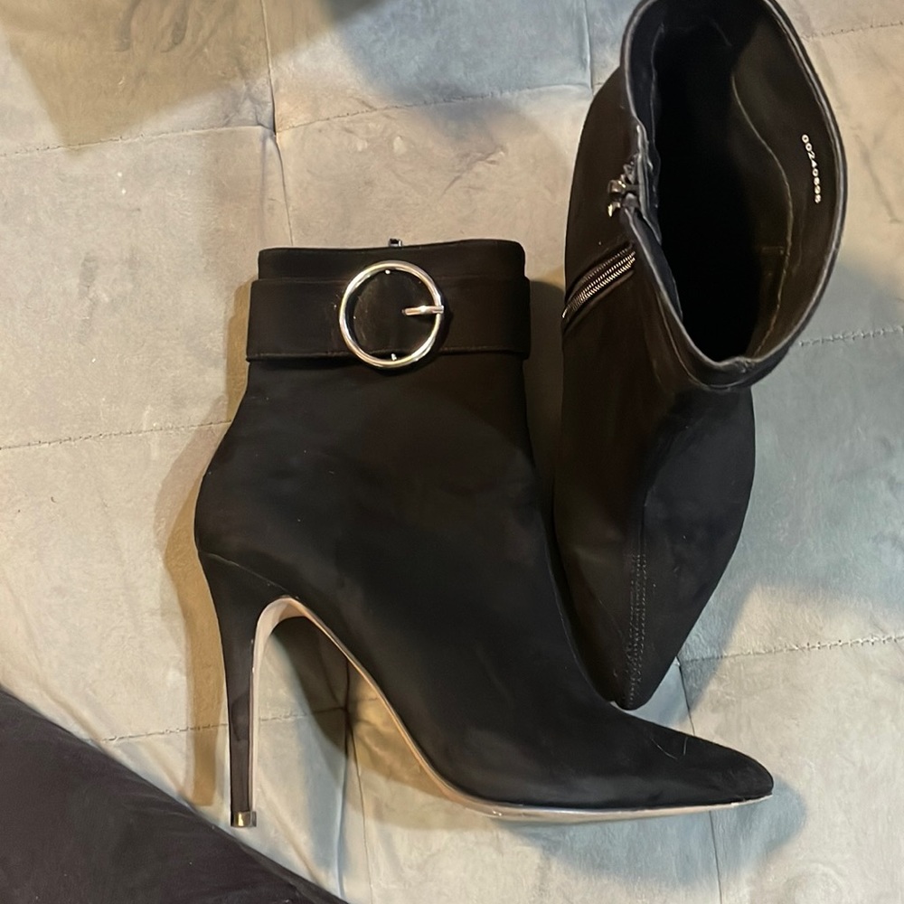 Forever 21 pointed boots
